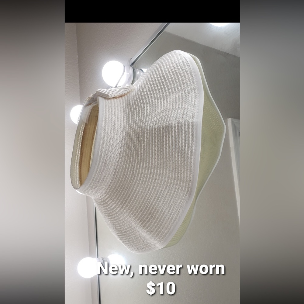 White beach hat